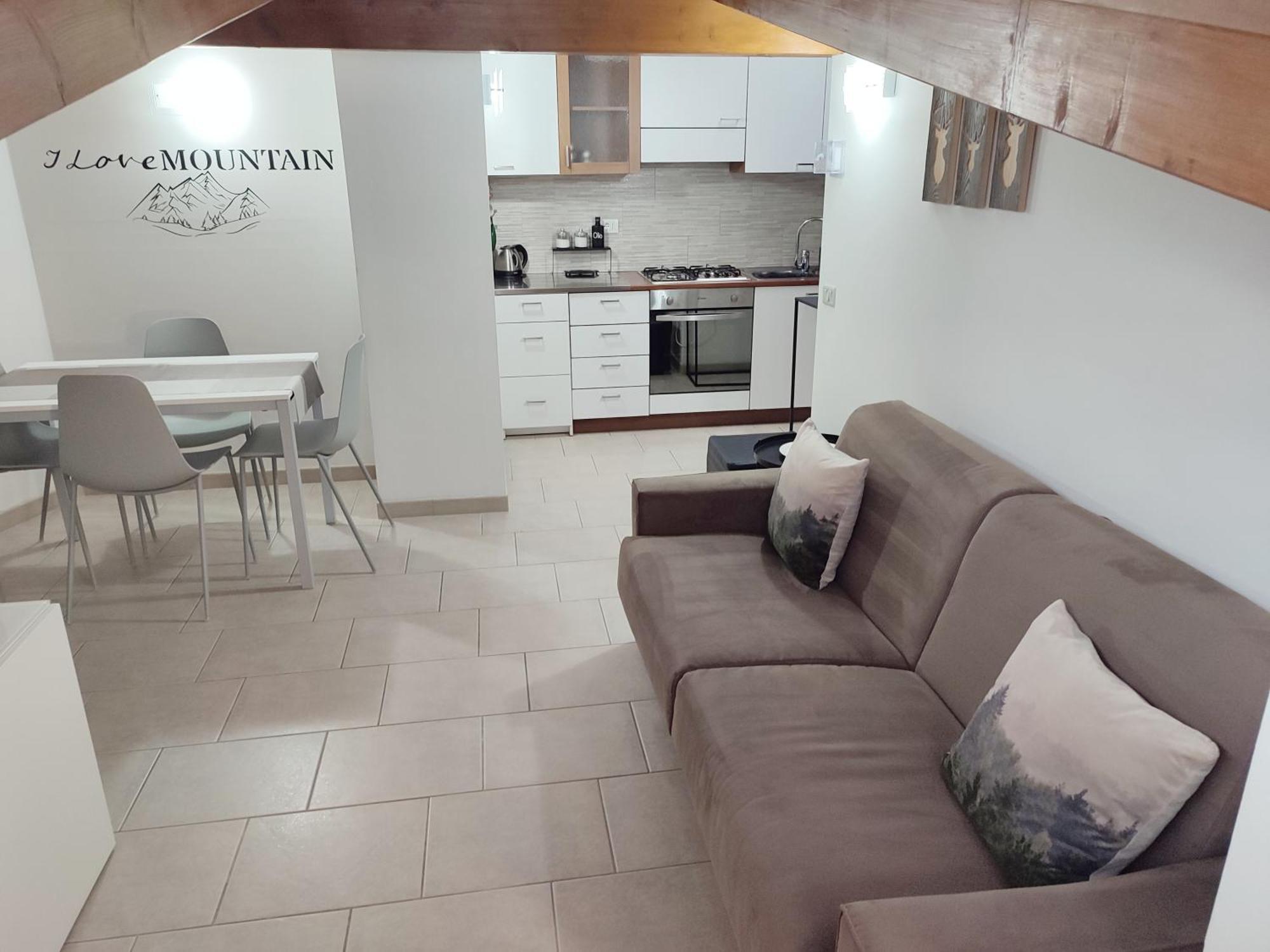 Appartamento Con Giardino Carisolo Exterior photo